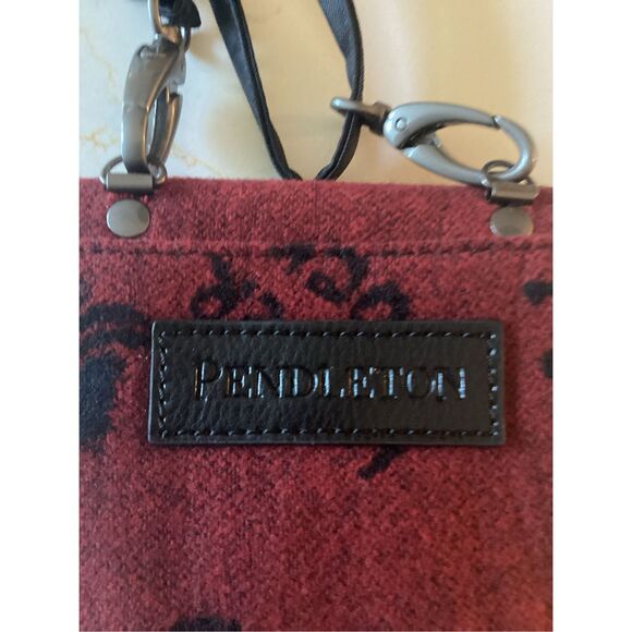 Pendleton Wallet Crossbody Bag Red Black Bucking Bronco - Picture 2 of 6